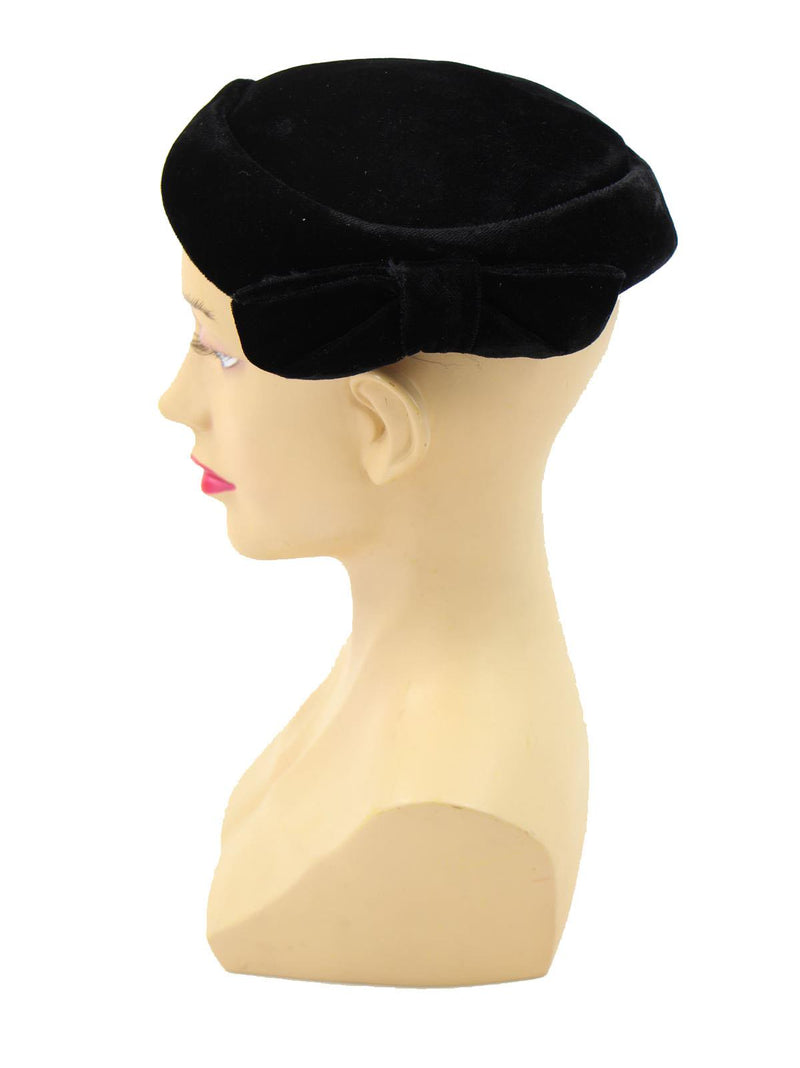 Black Velvet Vintage 1950s Casque Hat