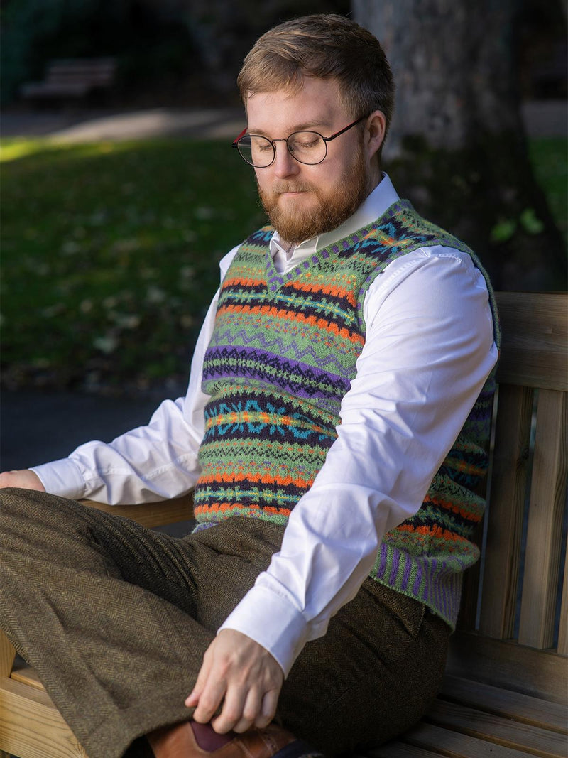 Vintage Style Shetland Wool Fair Isle Vest in Rupert Green