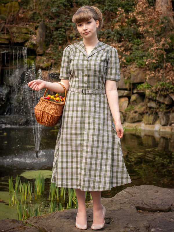 1940s Vintage Lumber Jill Check Day Dress in Green